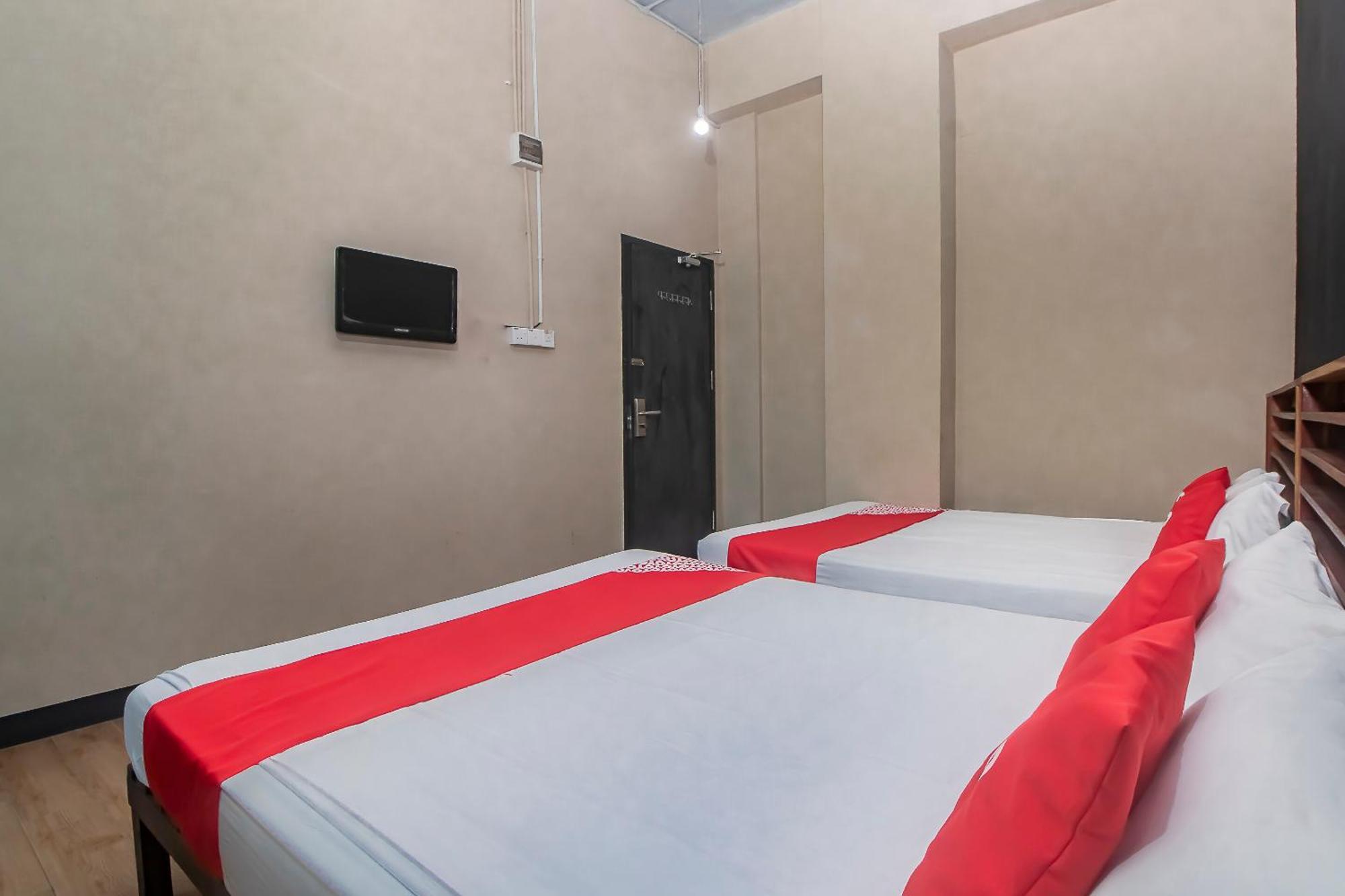 Oyo 90094 Hi Inn 3 Сибу Экстерьер фото