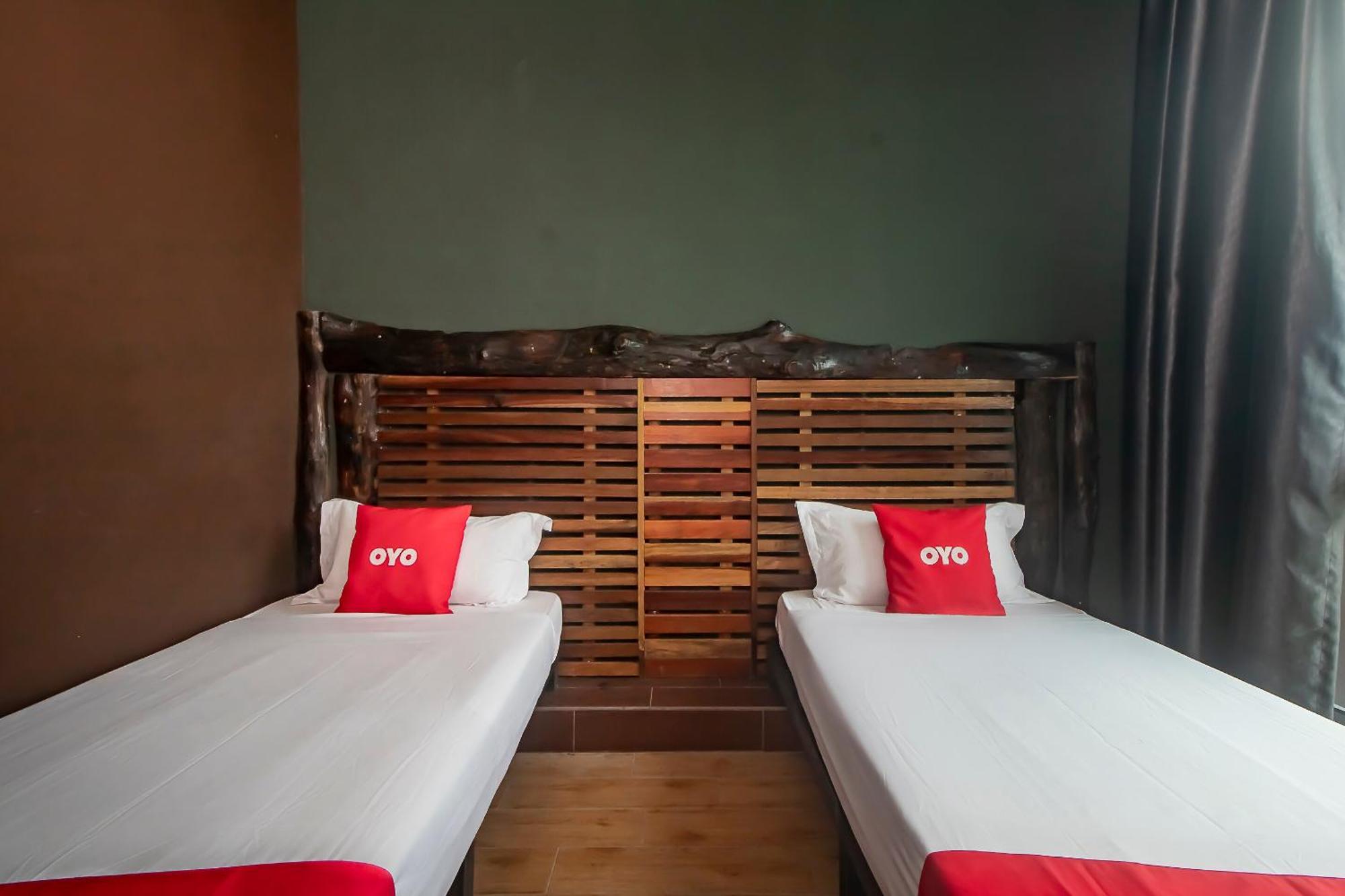Oyo 90094 Hi Inn 3 Сибу Экстерьер фото