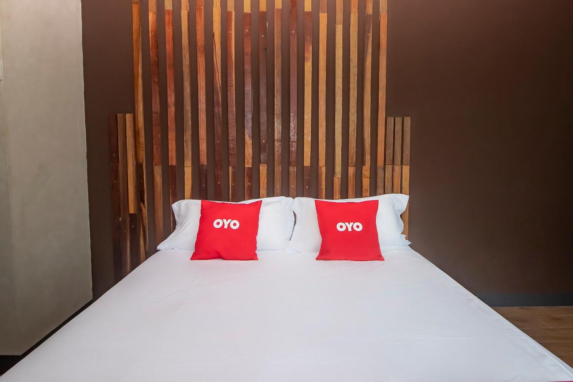Oyo 90094 Hi Inn 3 Сибу Экстерьер фото