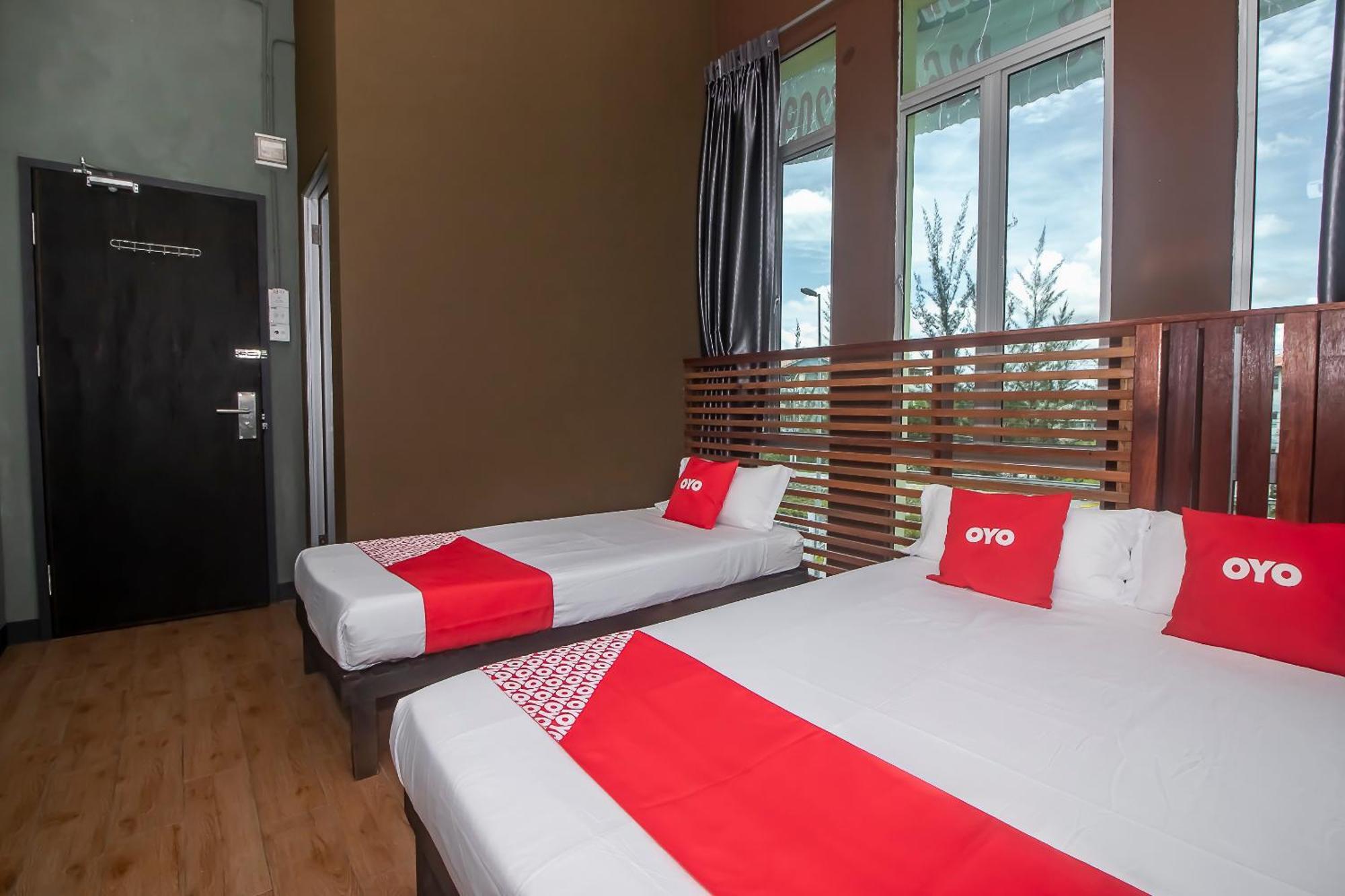 Oyo 90094 Hi Inn 3 Сибу Экстерьер фото