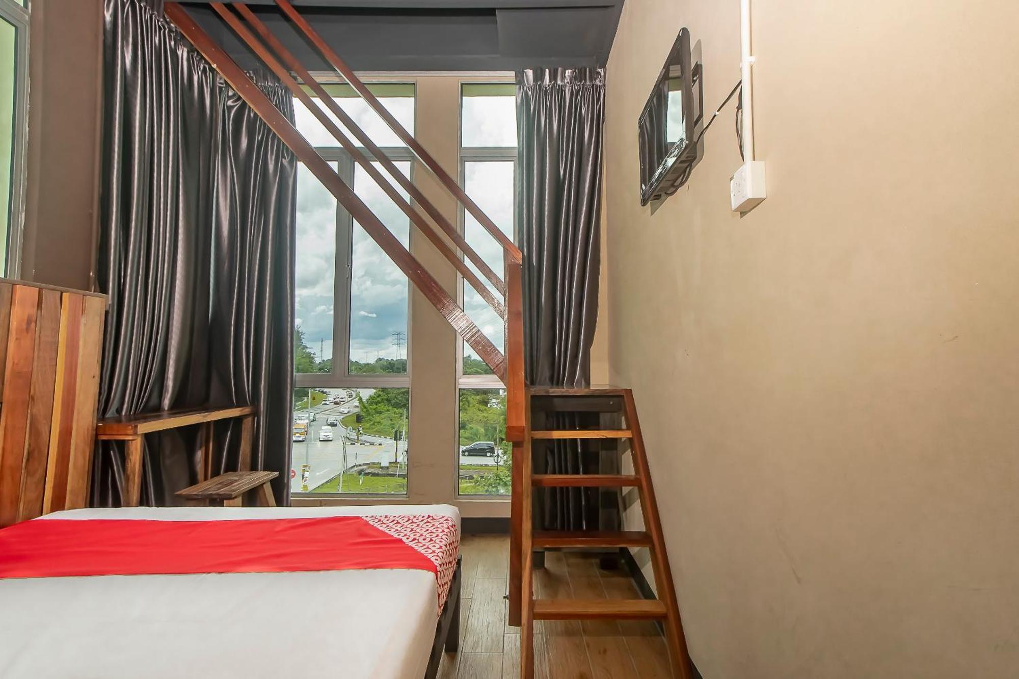 Oyo 90094 Hi Inn 3 Сибу Экстерьер фото