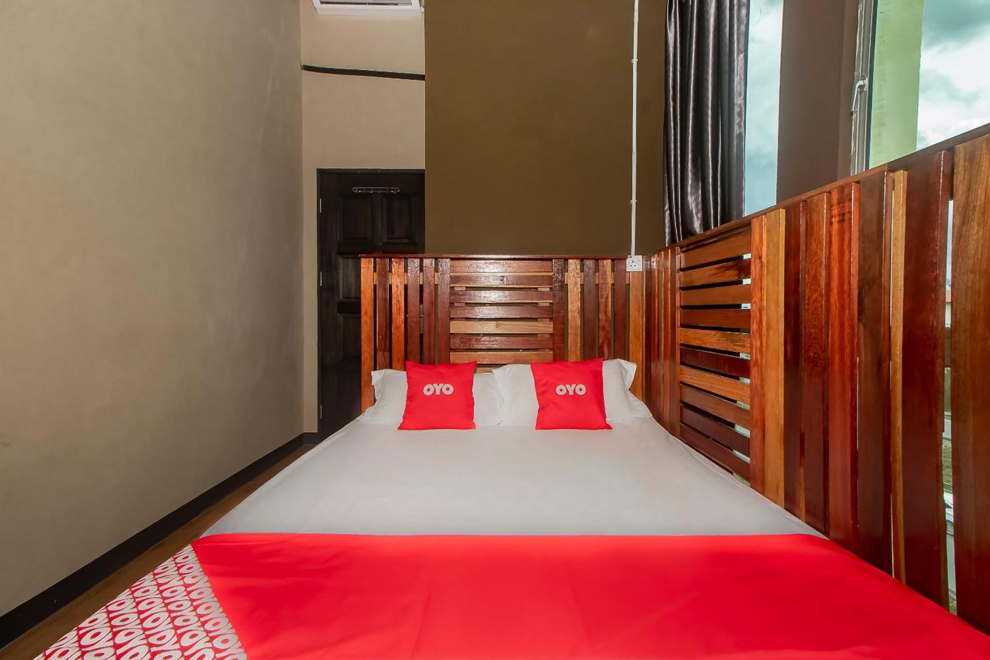 Oyo 90094 Hi Inn 3 Сибу Экстерьер фото