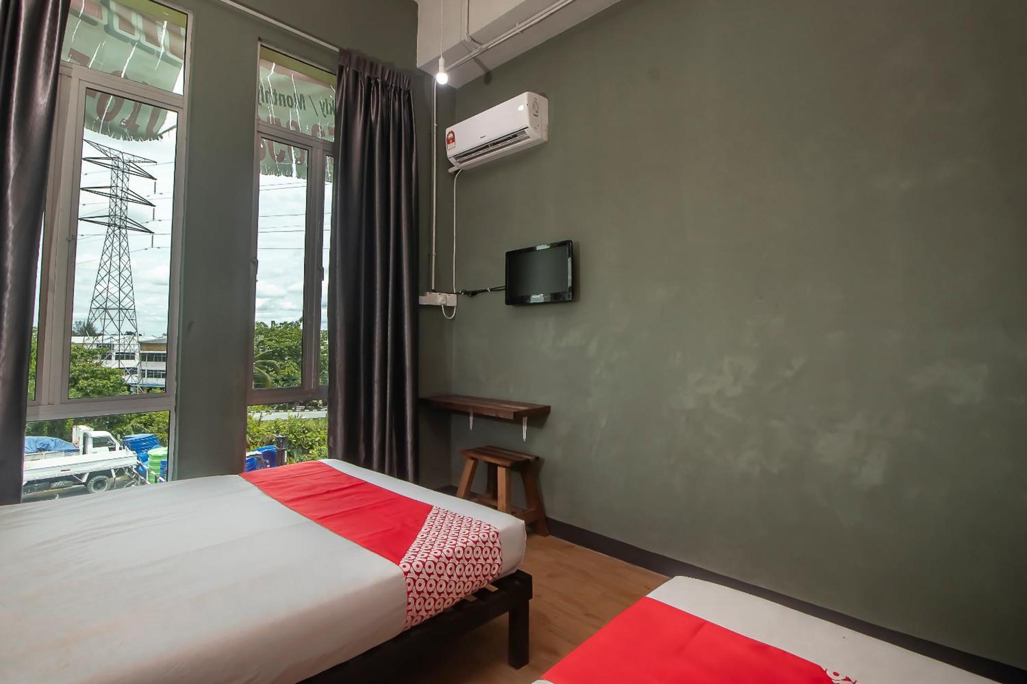 Oyo 90094 Hi Inn 3 Сибу Экстерьер фото