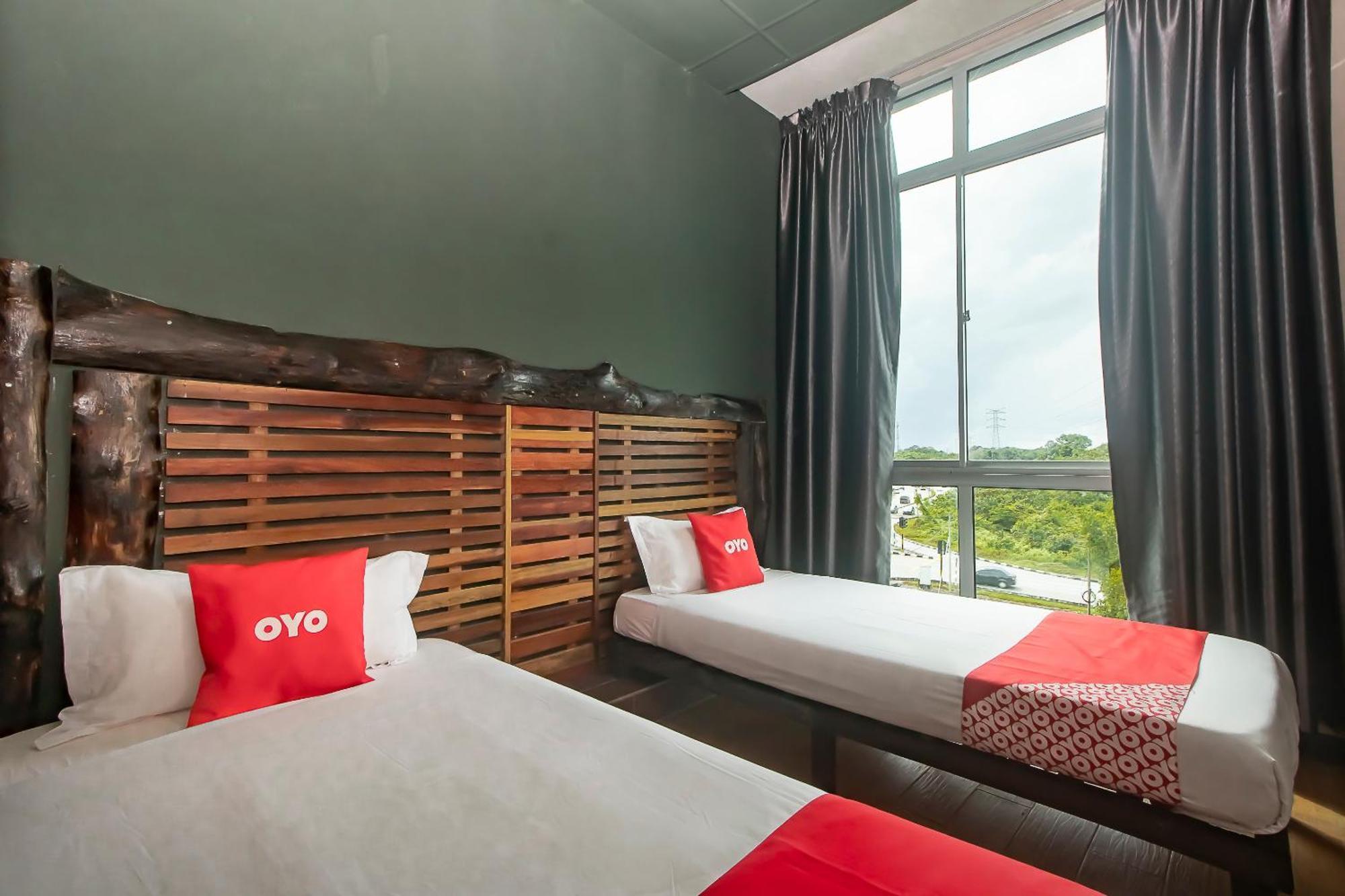 Oyo 90094 Hi Inn 3 Сибу Экстерьер фото