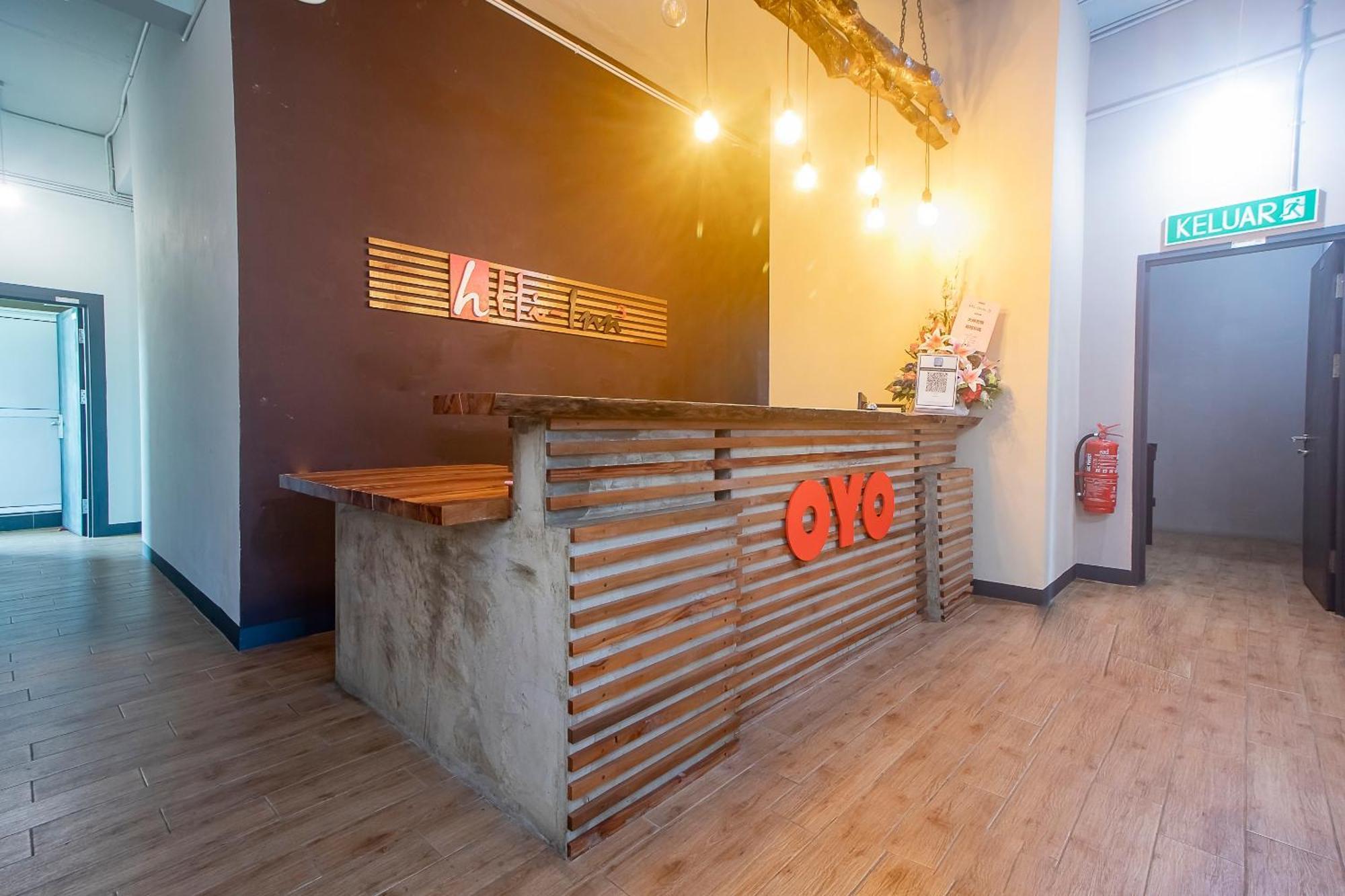 Oyo 90094 Hi Inn 3 Сибу Экстерьер фото